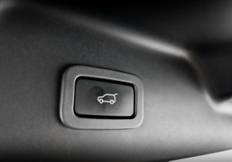 Подержанный автомобиль Land Rover Range Rover 2020 года (27 фото)