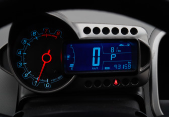 Подержанный автомобиль Chevrolet Aveo Sedan 2014 года (19 фото)