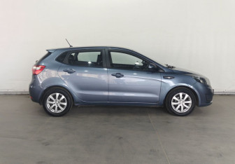 Подержанный автомобиль Kia Rio Hatchback 2012 года (8 фото)