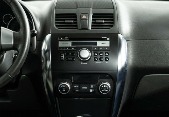 Подержанный автомобиль Suzuki SX4 Hatchback 2013 года (8 фото)