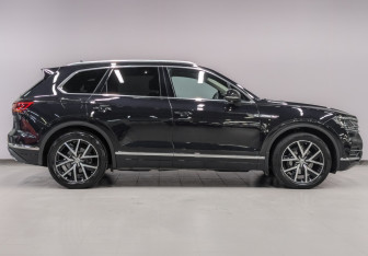 Подержанный автомобиль Volkswagen Touareg 2019 года (4 фото)