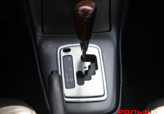 Подержанный автомобиль Toyota Avensis Sedan 2006 года (14 фото)