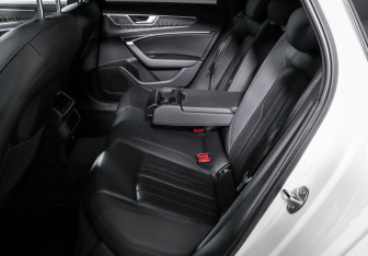 Подержанный автомобиль Audi A6 Sedan 2019 года (10 фото)