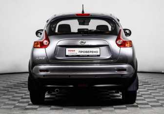 Подержанный автомобиль Nissan Juke 2014 года (6 фото)