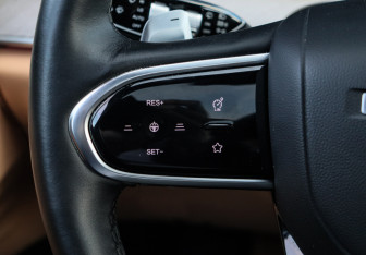 Подержанный автомобиль Jaecoo J8 2024 года (35 фото)