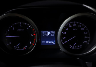 Подержанный автомобиль Toyota Land Cruiser Prado 2016 года (17 фото)