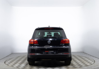 Подержанный автомобиль Volkswagen Tiguan 2013 года (6 фото)