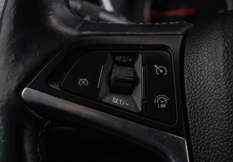 Подержанный автомобиль Opel Mokka 2013 года (15 фото)