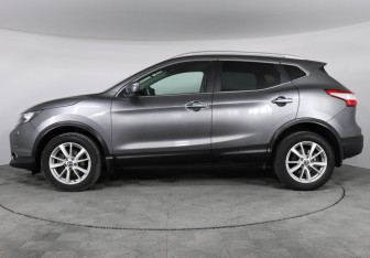 Подержанный автомобиль Nissan Qashqai 2018 года (8 фото)