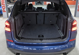 Подержанный автомобиль BMW X3 2021 года (10 фото)