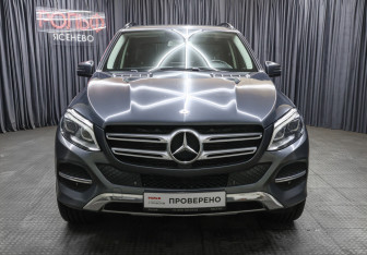 Подержанный автомобиль Mercedes-Benz GLE 2015 года (2 фото)