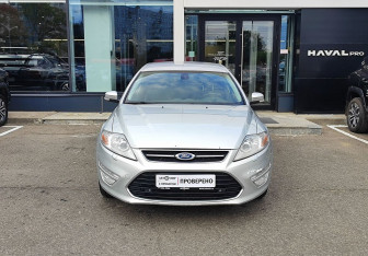 Подержанный автомобиль Ford Mondeo Liftback 2013 года (2 фото)