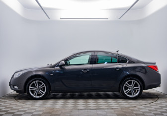 Подержанный автомобиль Opel Insignia Sedan 2013 года (8 фото)