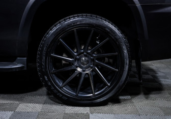 Подержанный автомобиль Chevrolet Tahoe 2016 года (15 фото)