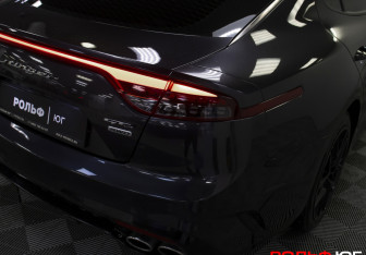 Подержанный автомобиль Kia Stinger 2021 года (24 фото)