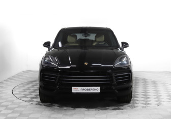 Подержанный автомобиль Porsche Cayenne 2020 года (2 фото)