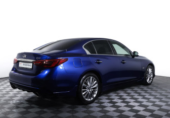 Подержанный автомобиль Infiniti Q50 2018 года (5 фото)