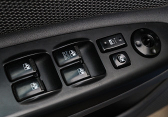 Подержанный автомобиль Kia Rio Hatchback 2010 года (13 фото)