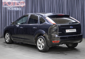 Подержанный автомобиль Ford Focus Hatchback 2010 года (7 фото)