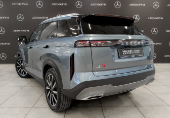 Подержанный автомобиль Jaecoo J7 2024 года (7 фото)