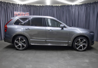 Подержанный автомобиль Volvo XC90 2019 года (4 фото)