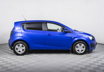 Подержанный автомобиль Chevrolet Aveo Hatchback 2013 года (4 фото)