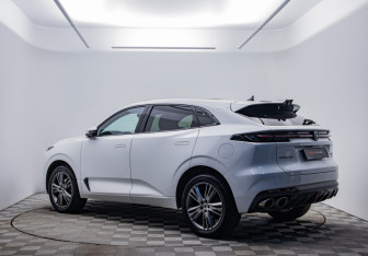 Подержанный автомобиль Changan UNI-K 2024 года (7 фото)