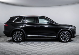 Подержанный автомобиль Geely Monjaro 2023 года (4 фото)