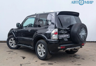 Подержанный автомобиль Mitsubishi Pajero 2006 года (7 фото)