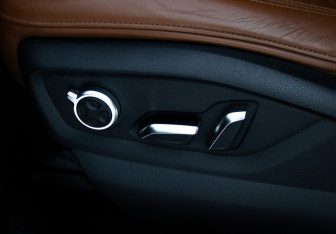 Подержанный автомобиль Audi Q7 2016 года (17 фото)