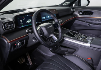 Подержанный автомобиль Jaecoo J8 2024 года (15 фото)