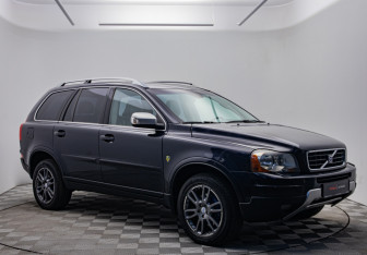Подержанный автомобиль Volvo XC90 2006 года (3 фото)