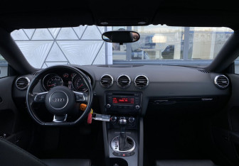 Подержанный автомобиль Audi TT Coupe 2012 года (11 фото)
