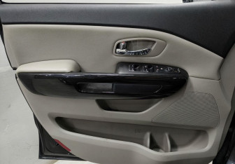 Подержанный автомобиль Kia Carnival 2020 года (16 фото)