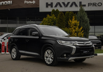 Подержанный автомобиль Mitsubishi Outlander 2015 года (2 фото)