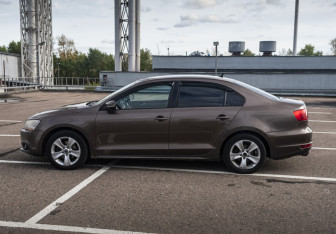 Подержанный автомобиль Volkswagen Jetta Sedan 2011 года (8 фото)
