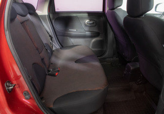 Подержанный автомобиль Nissan Note 2011 года (10 фото)