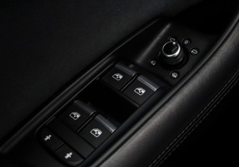 Подержанный автомобиль Audi Q7 2016 года (25 фото)