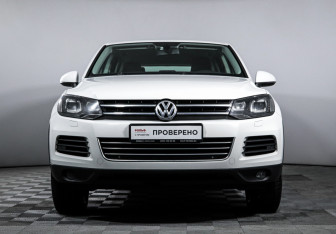 Подержанный автомобиль Volkswagen Touareg 2013 года (2 фото)