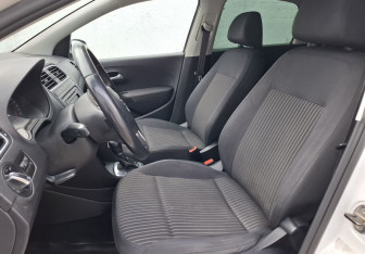 Подержанный автомобиль Volkswagen Polo Sedan 2013 года (10 фото)
