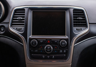 Подержанный автомобиль Jeep Grand Cherokee 2014 года (14 фото)