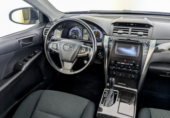 Подержанный автомобиль Toyota Camry Sedan 2016 года (29 фото)