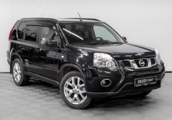Подержанный автомобиль Nissan X-Trail 2013 года (3 фото)