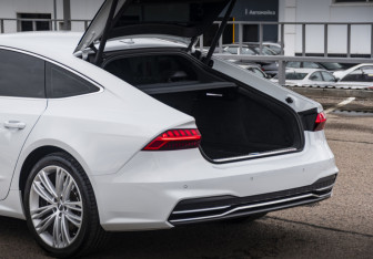 Подержанный автомобиль Audi A7 2018 года (24 фото)