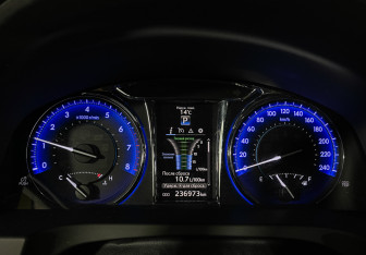 Подержанный автомобиль Toyota Camry Sedan 2016 года (11 фото)