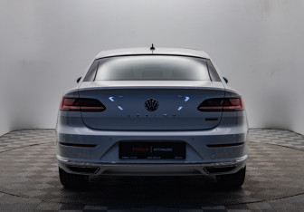 Подержанный автомобиль Volkswagen Arteon 2020 года (4 фото)