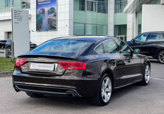 Подержанный автомобиль Audi A5 Coupe 2012 года (5 фото)