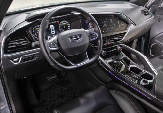 Подержанный автомобиль Geely Tugella 2022 года (16 фото)