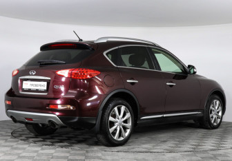 Подержанный автомобиль Infiniti QX50 2016 года (5 фото)
