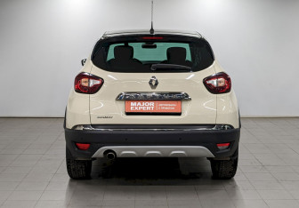 Подержанный автомобиль Renault Kaptur 2019 года (6 фото)